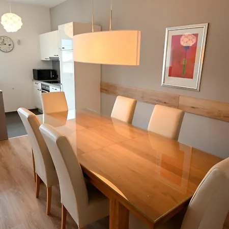Cityxpress 10 - Near Lift And Town Apartment *