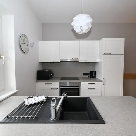 Apartman Cityxpress 10 - Near Lift And Town *